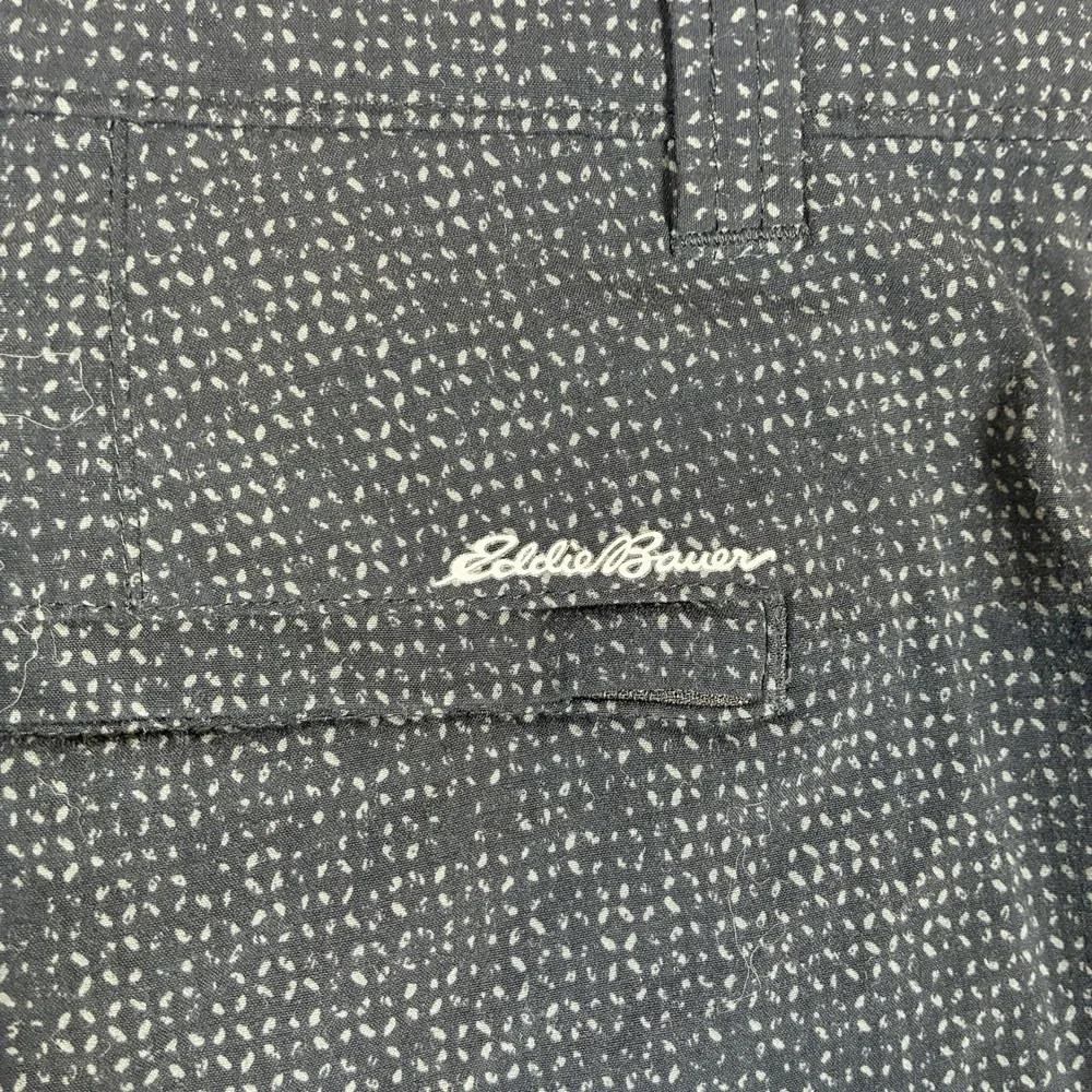 Eddie Bauer TraveX Shorts Mens 35 Dark Gray Hybrid Chino Performance Tech